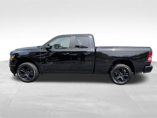 Diamond Black Crystal Pearlcoat 2021 RAM 1500 Big Horn/Lone Star