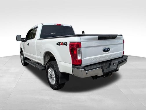 OXFORD WHITE 2019 Ford F-250 XLT