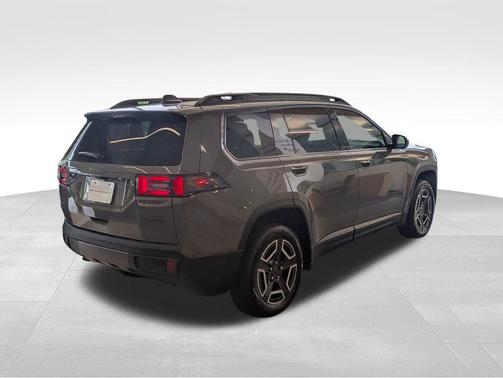 Sting-Gray Clearcoat 2026 Jeep Cherokee Laredo 4x4