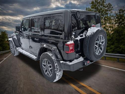 2026 Jeep Wrangler 4-Door Sahara 4x4