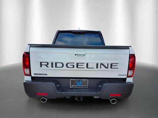 Platinum White Pearl 2026 Honda Ridgeline Black