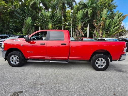 2023 RAM 3500 Big Horn Crew Cab 4x4 8' Box