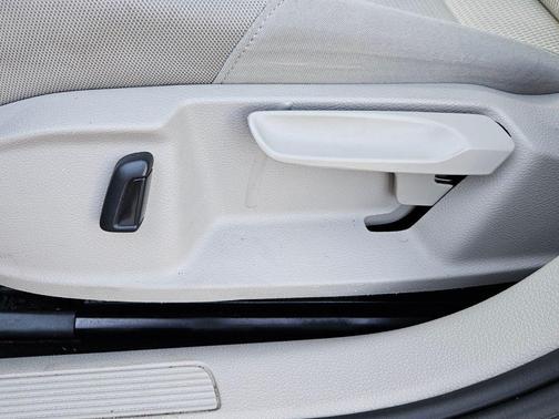 2016 Volkswagen Golf TSI S 4-Door