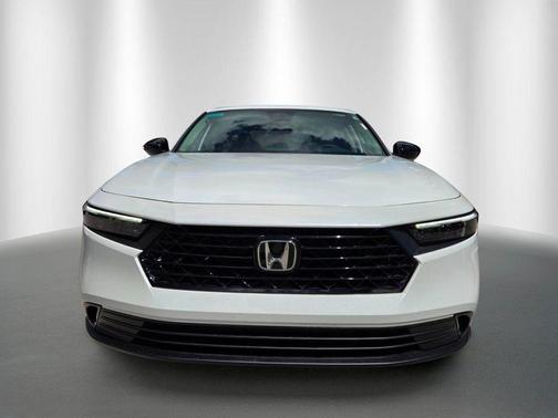 Platinum White Pearl 2026 Honda Accord SE