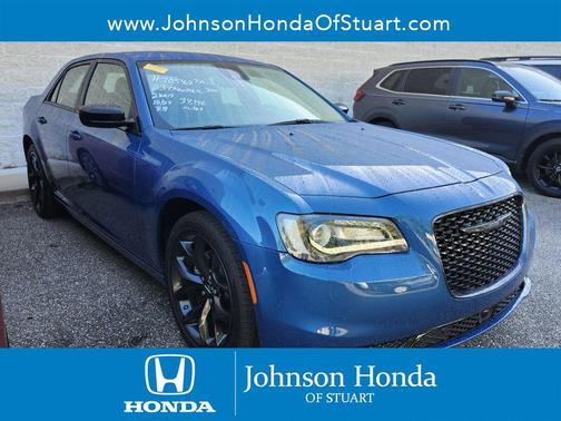 2023 Chrysler 300 Touring