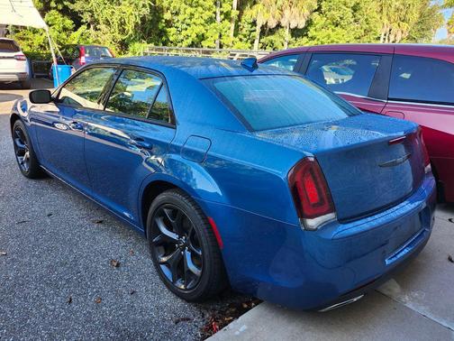 2023 Chrysler 300 Touring