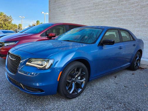 2023 Chrysler 300 Touring