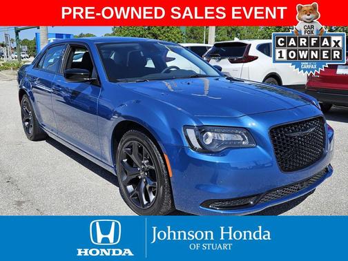 2023 Chrysler 300 Touring