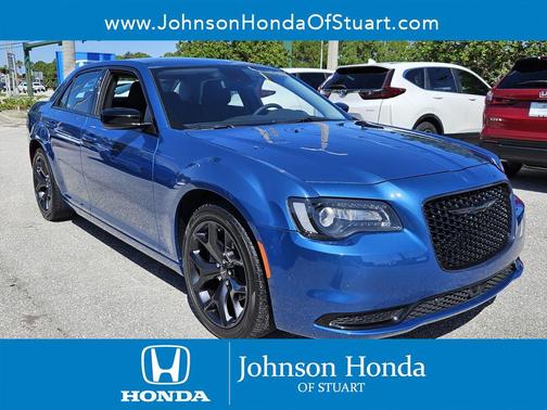 2023 Chrysler 300 Touring