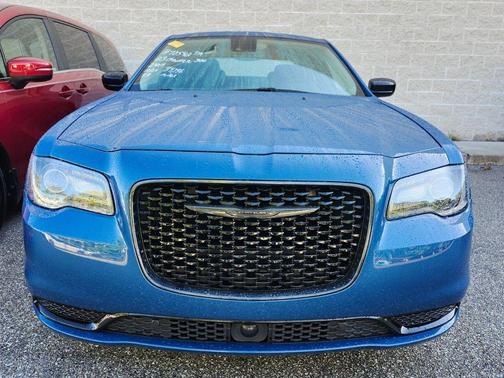 2023 Chrysler 300 Touring