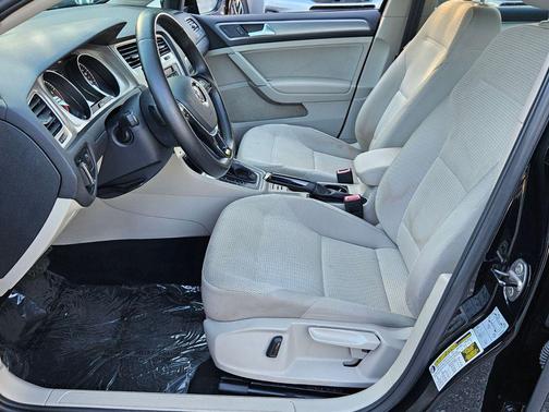 2016 Volkswagen Golf TSI S 4-Door