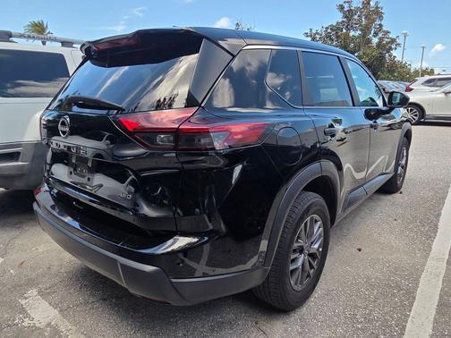 Super Black 2024 Nissan Rogue S