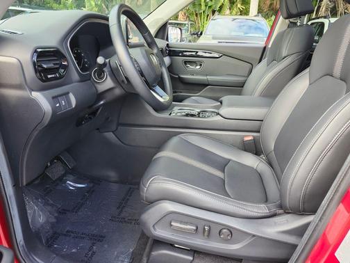 2024 Honda Pilot Touring 8-Passenger