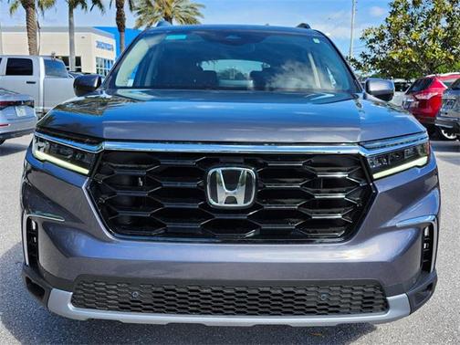 2025 Honda Pilot Touring 8-Passenger