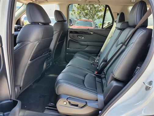 2025 Honda Pilot Touring 8-Passenger