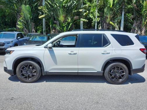 2025 Honda Pilot Touring 8-Passenger