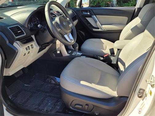 Photo 3 of 28 of 2018 Subaru Forester 2.5i Limited