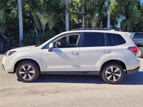 Photo 2 of 28 of 2018 Subaru Forester 2.5i Limited