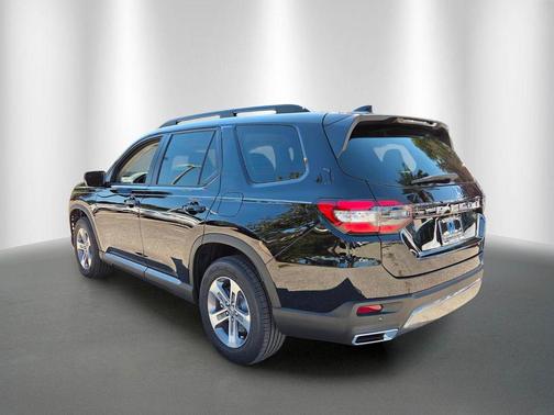 Crystal Black Pearl 2026 Honda Pilot EX-L
