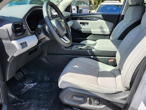 2025 Honda Pilot Touring 8-Passenger