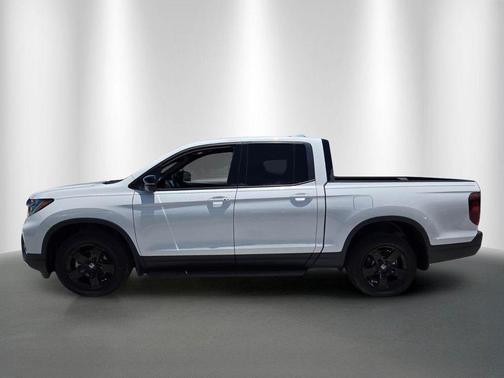 Platinum White Pearl 2024 Honda Ridgeline Black