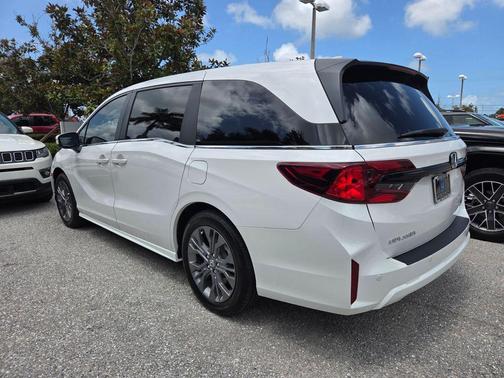 Platinum White Pearl 2022 Honda Odyssey EX