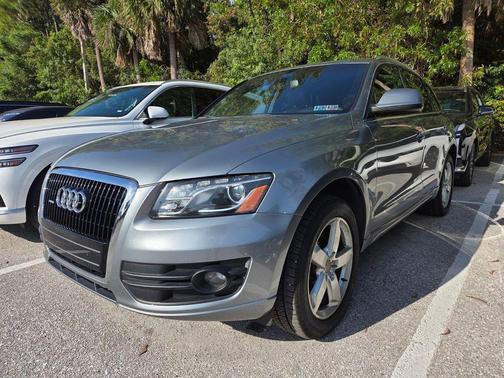 Ice Silver Metallic 2010 Audi Q5 3.2 Premium quattro