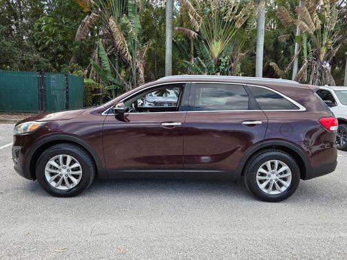 2016 Kia Sorento LX