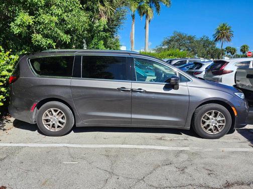 2021 Chrysler Pacifica Touring L