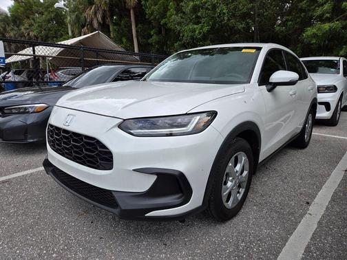 Platinum White Pearl 2025 Honda HR-V LX