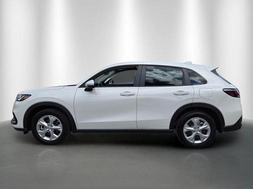 Platinum White Pearl 2025 Honda HR-V LX