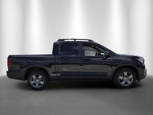 Crystal Black Pearl 2024 Honda Ridgeline TrailSport