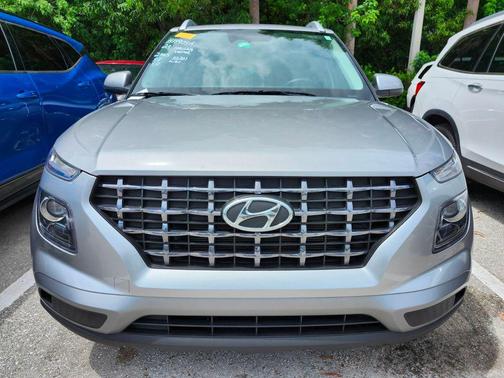 2023 Hyundai VENUE SEL