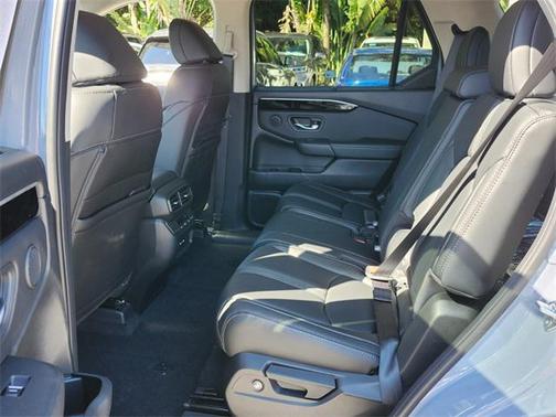 2025 Honda Pilot Touring 8-Passenger