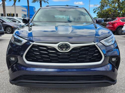 2021 Toyota Highlander LE