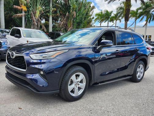 2021 Toyota Highlander LE