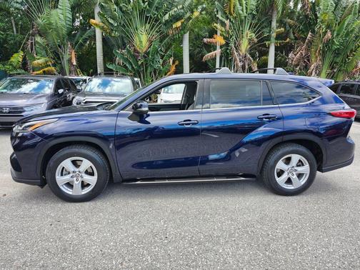 2021 Toyota Highlander LE