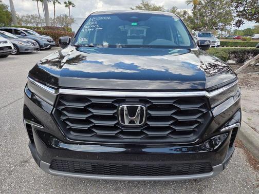 2023 Honda Pilot AWD EX-L 8 Passenger