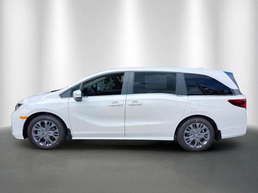 Platinum White Pearl 2026 Honda Odyssey Touring