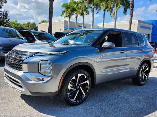 2024 Mitsubishi Outlander SE Black Edition S-AWC