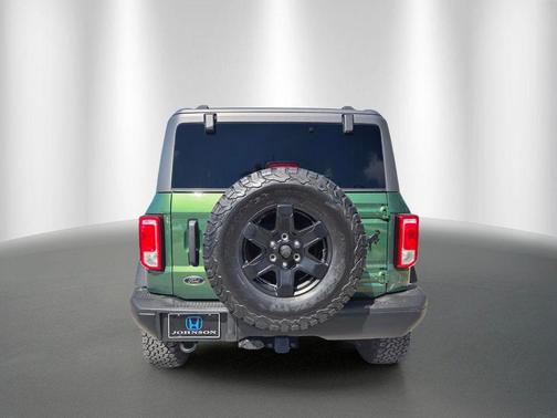 ERUPTION GREEN METALLIC 2024 Ford Bronco Black Diamond