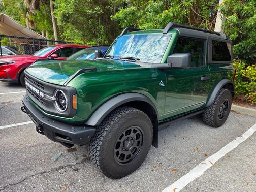 ERUPTION GREEN METALLIC 2024 Ford Bronco Black Diamond