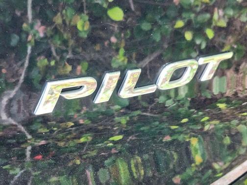 Crystal Black Pearl 2022 Honda Pilot AWD Elite