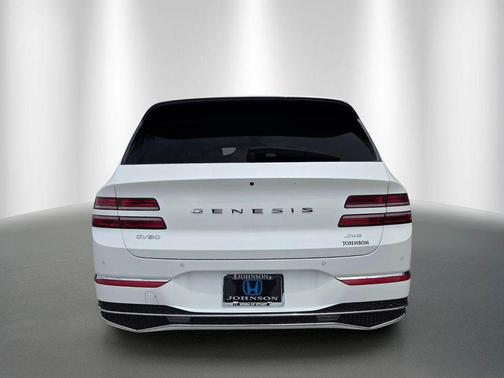 Uyuni White 2025 Genesis GV80 2.5T