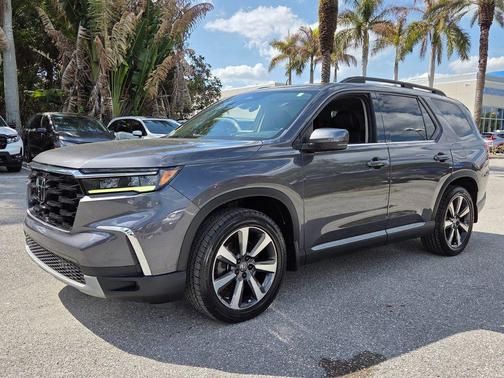 2023 Honda Pilot Touring 8-Passenger