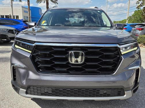 2023 Honda Pilot Touring 8-Passenger