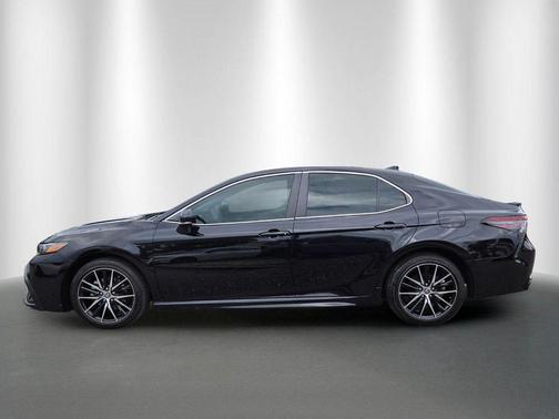 Midnight Black Metallic 2024 Toyota Camry SE