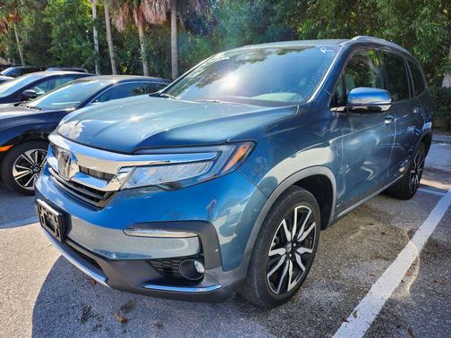 2022 Honda Pilot Touring 8-Passenger