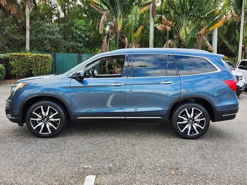 2022 Honda Pilot Touring 8-Passenger