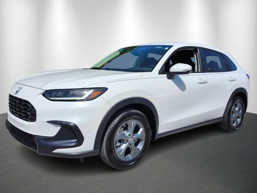 Platinum White Pearl 2026 Honda HR-V LX